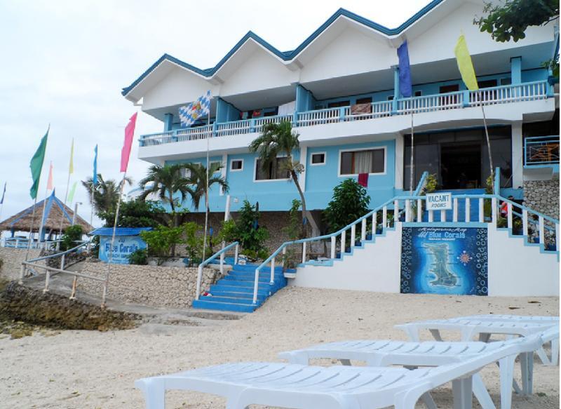 מלאפסקואה איילנד Blue Corals Beach Resort מראה חיצוני תמונה